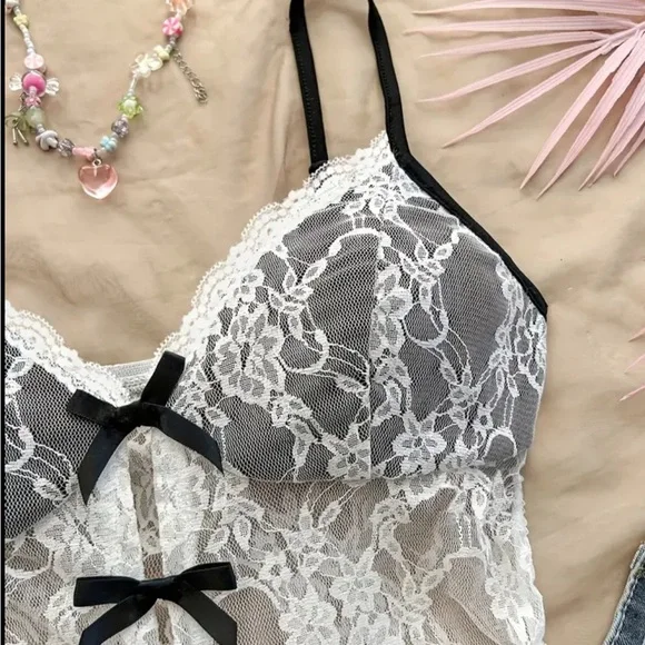 Lace Camisole with Black Accents brand new in package - Picture 4 of 5